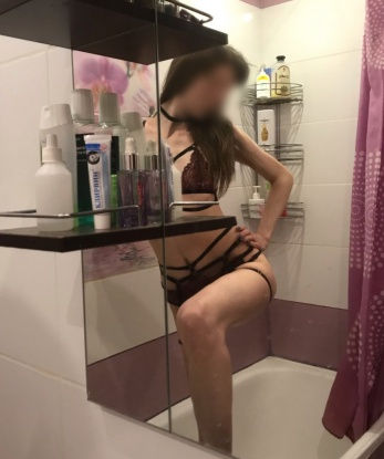 Развратная леди приглашает к себе в гости на интимное свидание. Готова исполнить все твои желания. Фото мои. Жду звонка от состоятельного мужчины! 4883, 26 лет